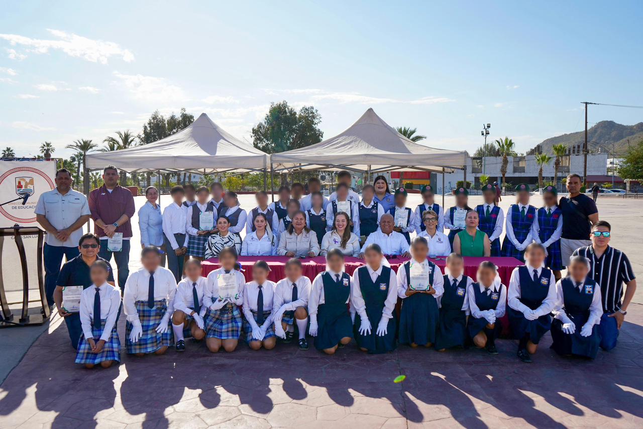 PREMIACIÓN CONCURSO MUNICIPAL ESCOLTAS LOS CABOS 1