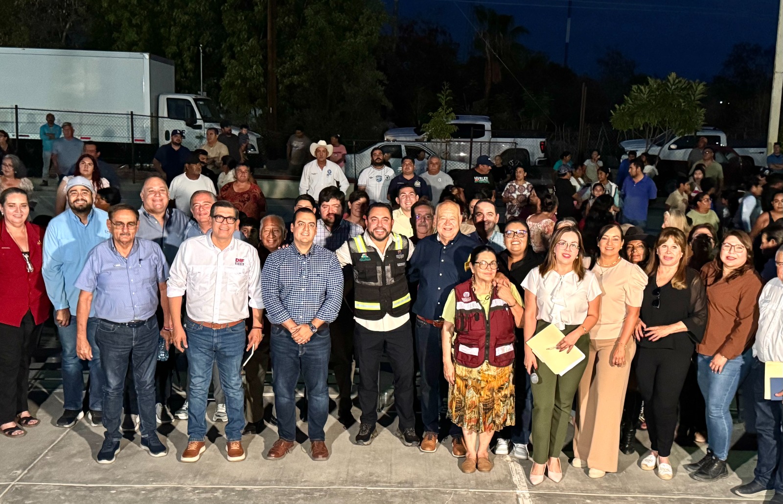 ENTREGA APOYOS FAMILIAS EL CAMPAMENTO 3